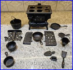 14 Piece Vtg CRESCENT Miniature CAST IRON Stove Oven+Accessories Salesman Sample 14 Piece Vtg CRESCENT Miniature CAST IRON Stove Oven+Accessories Salesman Sample