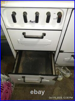 1930's Magic Chef Gas Stove Works well, been in Mom's house since was bought