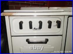 1930's Magic Chef Gas Stove Works well, been in Mom's house since was bought