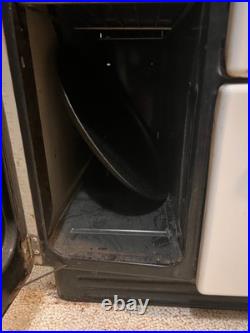 1940-1947 Tappan Deluxe Gas stove. Fully operable