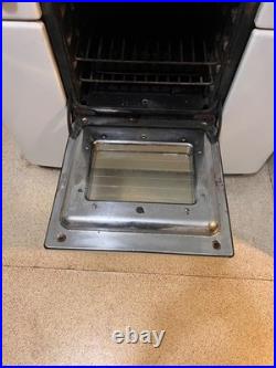 1940-1947 Tappan Deluxe Gas stove. Fully operable