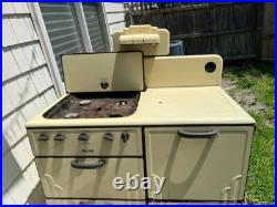 1940's Vintage MAGIC CHEF American Stove Company Enameled Stove Oven