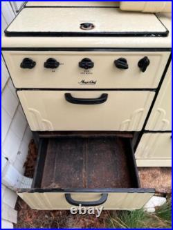 1940's Vintage MAGIC CHEF American Stove Company Enameled Stove Oven