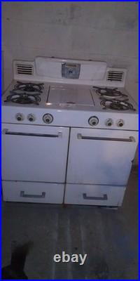 1940s-1950s Estate Vintage Range Oven and Broiler Gas Oven