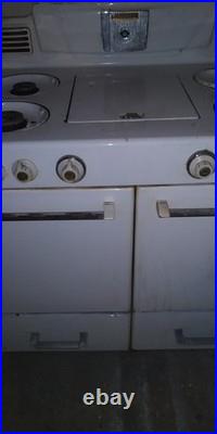 1940s-1950s Estate Vintage Range Oven and Broiler Gas Oven