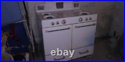 1940s-1950s Estate Vintage Range Oven and Broiler Gas Oven