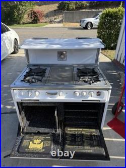1940s Era Wedgewood Double Stove with 4 Burners + Griddle