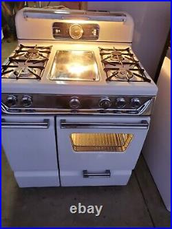 31 wide vintage gas cook stove Gafflers & Sattlers 1951