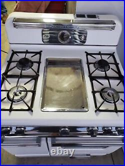 31 wide vintage gas cook stove Gafflers & Sattlers 1951