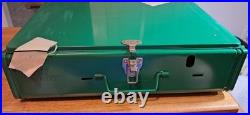 425E Vintage Coleman Two Burner Camp Stove 425E499 NEW, COMPLETE