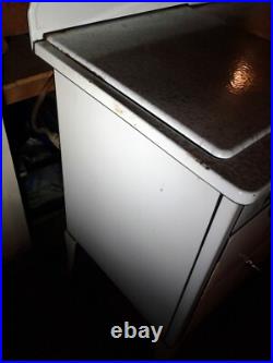 Alcazar Antique Gas Stove-NO SHIPPING