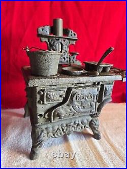American MINIATURE CAST-IRON STOVE Crescent Salesmans Sample, Vintage Toy
