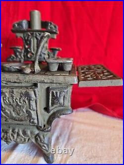 American MINIATURE CAST-IRON STOVE Crescent Salesmans Sample, Vintage Toy