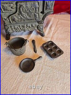 American MINIATURE CAST-IRON STOVE Crescent Salesmans Sample, Vintage Toy