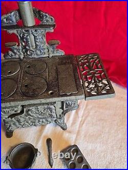 American MINIATURE CAST-IRON STOVE Crescent Salesmans Sample, Vintage Toy