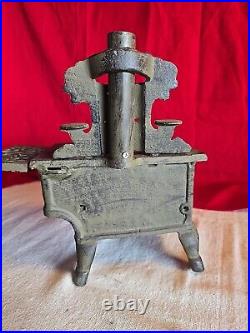 American MINIATURE CAST-IRON STOVE Crescent Salesmans Sample, Vintage Toy