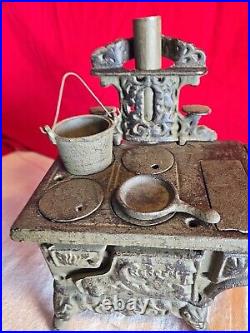 American MINIATURE CAST-IRON STOVE Crescent Salesmans Sample, Vintage Toy