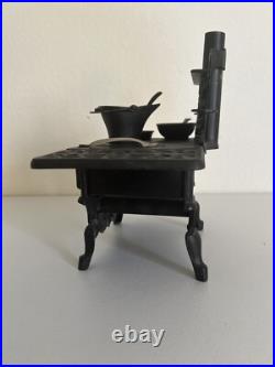 American MINIATURE CAST-IRON STOVE Crescent Salesmans Sample, Vintage Toy NICE