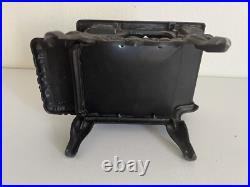 American MINIATURE CAST-IRON STOVE Crescent Salesmans Sample, Vintage Toy NICE