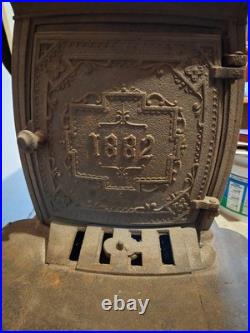 Antique 1890s Peninsular Stove Co. Log Cabin Cast Iron Parlor Stove Detroit