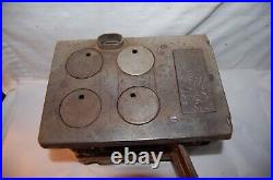 Antique 1902 Queen Toy Cast iron Stove