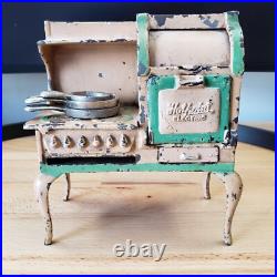 Antique Arcade Cast Iron Hotpoint Electric Stove with 3 Cast Iron Skillets