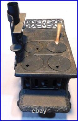 Antique Crescent Cast Iron Miniature Salesman Sample Cook Stove w Accessories