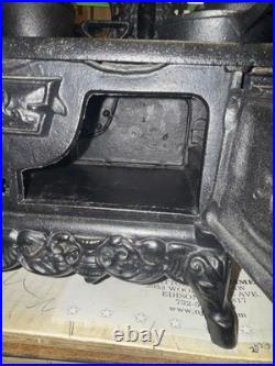 Antique Crescent Cast Iron Salesman Sample Stove (pretty Much Complete)
