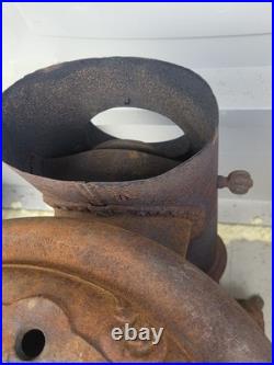 Antique Round Oak Wood Burning Stove Herald No. 14 Taunton, Ma 1919