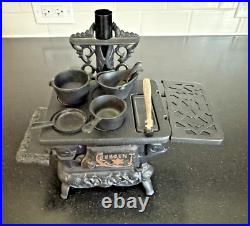 CRESCENT Vintage Mini Cast Iron Wood Stove Pots Pans Salesman Sample Toy