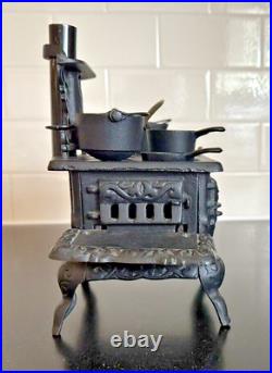 CRESCENT Vintage Mini Cast Iron Wood Stove Pots Pans Salesman Sample Toy