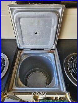 Circa 1910 Standard Electric Stove In Excellent Cosmetic Condition. Very Rare