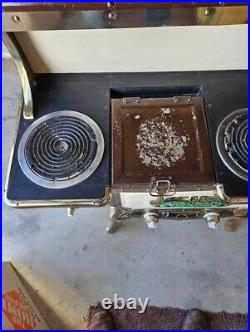 Circa 1910 Standard Electric Stove In Excellent Cosmetic Condition. Very Rare
