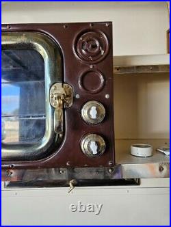 Circa 1910 Standard Electric Stove In Excellent Cosmetic Condition. Very Rare