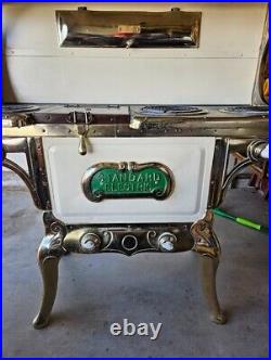 Circa 1910 Standard Electric Stove In Excellent Cosmetic Condition. Very Rare