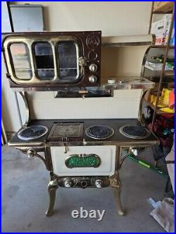 Circa 1910 Standard Electric Stove In Excellent Cosmetic Condition. Very Rare