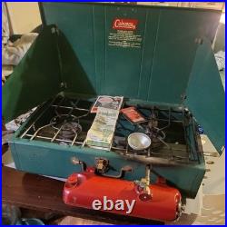 Coleman Two Burner Green Camp Stove 413G499 withBox Vintage 1979