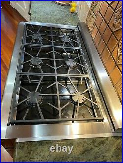 Dacor 48 inch dual fuel pro stainless steel range in excellent condition