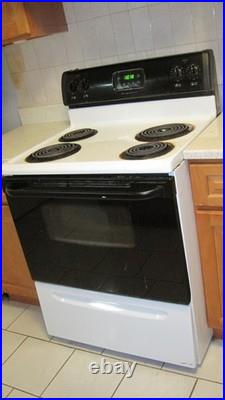 Electrolux Electric Range 4 Burners With Oven, Working