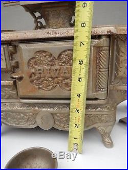 Exceptionally Rare, Large And Heavy Rival Cast Iron Toy Stove C. 1895