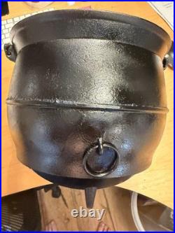 Favorite Piqua Ware #8 Three Legged cast Iron Kettle