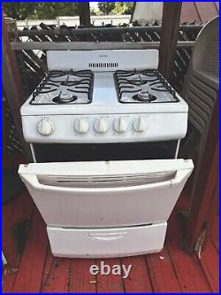 Hotpoint 24 inch Compact 4 Burner Gas Range In White, 444134 Hotpoint 24 inch Compact 4 Burner Gas Range In White, 444134