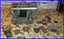 Large early Superior Brand cast iron salesman sample cook stove & accessories