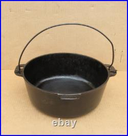 Martin Stove & Range Co Florence, AL Cast Iron Dutch Oven #8 Hamburger Logo