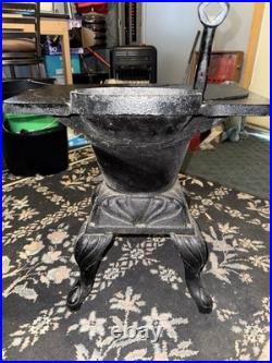 Martin Stove Range Co. Vintage Cast Iron Stove N. 8 Display Only Sells Men Model