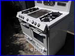 O'keefe merritt antique stove