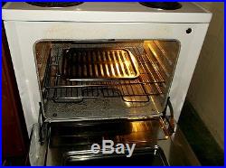 Pre-Owned VTG 30 White General Electric GE Sensi-Temp Electric Stove Oven