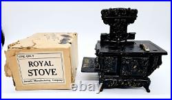 Royal Mini Stove Cast Iron Salesman Toy w 4 Burners Complete Original Box Arcade