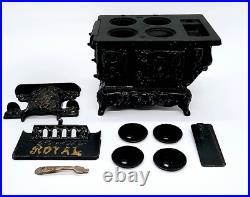 Royal Mini Stove Cast Iron Salesman Toy w 4 Burners Complete Original Box Arcade