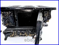 Royal Mini Stove Cast Iron Salesman Toy w 4 Burners Complete Original Box Arcade